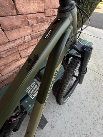 Used Rocky Mountain Altitude Alloy 30 2022 2022 Mountainbike, Green, 27.5, 29 — image 7 of 11