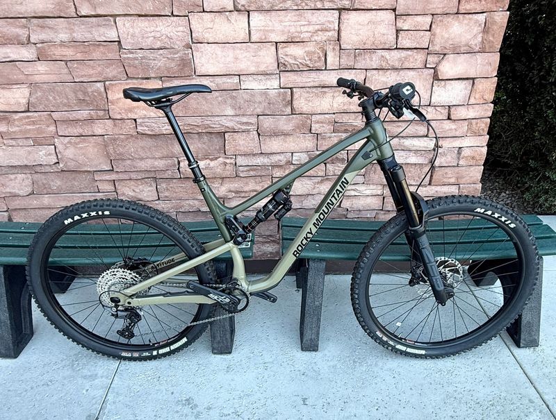 Used Rocky Mountain Altitude Alloy 30 2022 2022 MTB