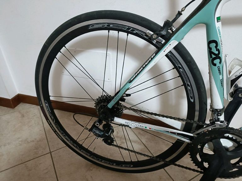 Used Bianchi Infinito Ultegra Compact 2013 2013 Road & Gravel, White — image 2 of 5