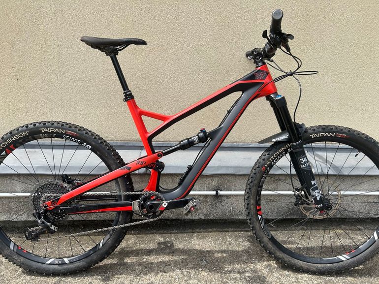 Used YT Industries Jersey 27 CF Pro 2017 Mountainbike, Red — image 2 of 3