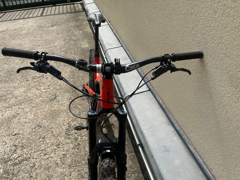 Used YT Industries Jersey 27 CF Pro 2017 Mountainbike, Red — image 3 of 3