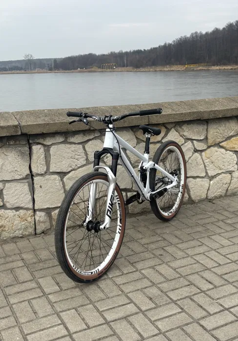 Used Canyon Stitched 720 2021 Mountainbike, White — image 1 of 9