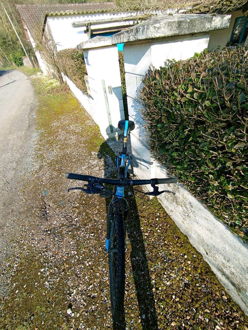 Used frog 69 team sky 2018 Road & Gravel, Blue — image 2 of 8