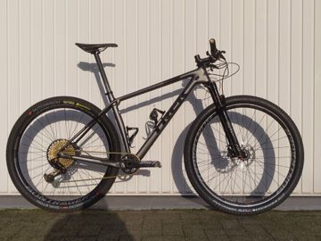 Použité Trek Procaliber 9.8 SL 2017 2017 Mountainbike — obrázek 1 z 8