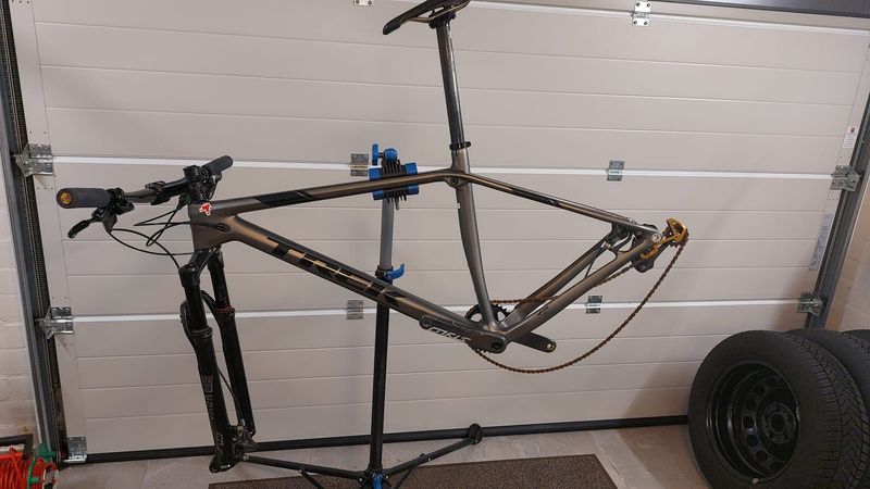 Použité Trek Procaliber 9.8 SL 2017 2017 Mountainbike — obrázek 2 z 8