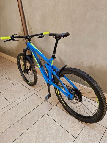 Used Trek Slash 9.8 2018 2018 Mountainbike, Blue, 27.5 (650B) — image 2 of 7
