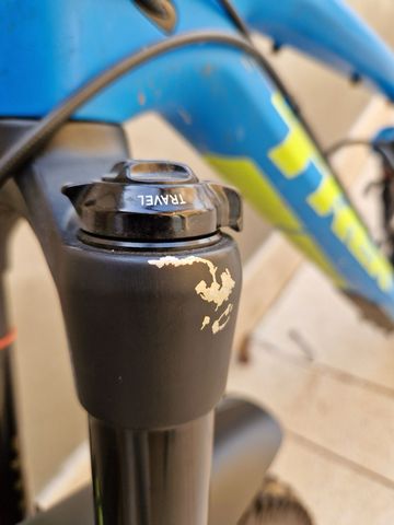 Used Trek Slash 9.8 2018 2018 Mountainbike, Blue, 27.5 (650B) — image 6 of 7