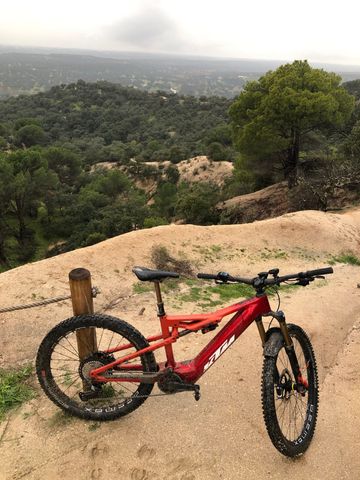 Used KTM MACINA KAPOHO PRESTIGE 2022 2022 Mountainbike, Red, 29 — image 3 of 9