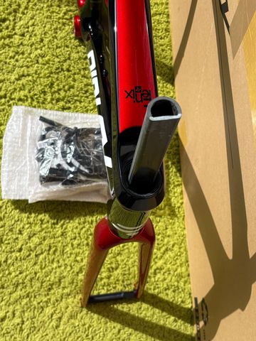 Used Ridley Fenix SLiC - Frameset 2024 2024 Road & Gravel, Red — image 39 of 52