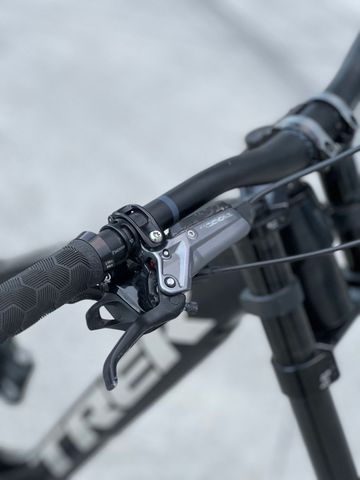 Used Trek Session 8 2024 2024 Mountainbike, Black, 29 — image 3 of 8