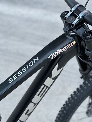 Used Trek Session 8 2024 2024 Mountainbike, Black, 29 — image 2 of 8