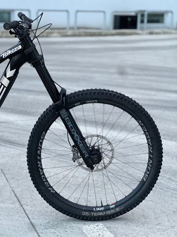 Used Trek Session 8 2024 2024 Mountainbike, Black, 29 — image 4 of 8