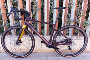 Used BMC URS 01 THREE 2023 Road & Gravel, Red — image 2 of 10