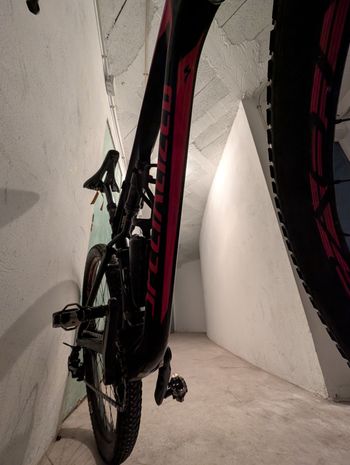 Used Specialized Epic Comp Carbon 2019 Mountainbike, Black — image 16 of 19