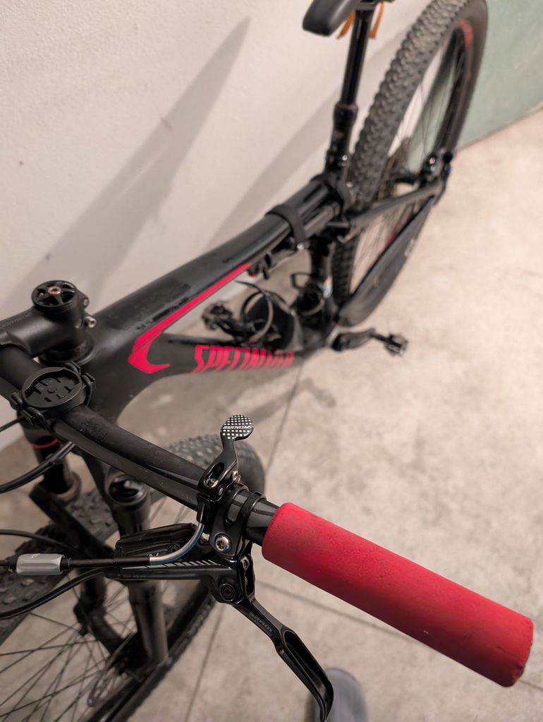 Used Specialized Epic Comp Carbon 2019 Mountainbike, Black — image 2 of 19