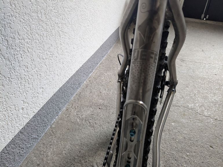 Brugt Revel El Jefe SHIMANO XT 2024 2024 Mountainbike — billede 17 af 18