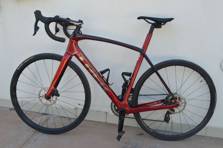 Used Trek Domane SL6 2022 Road & Gravel, Rosso — image 2 of 6