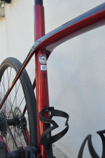 Used Trek Domane SL6 2022 Road & Gravel, Rosso — image 5 of 6