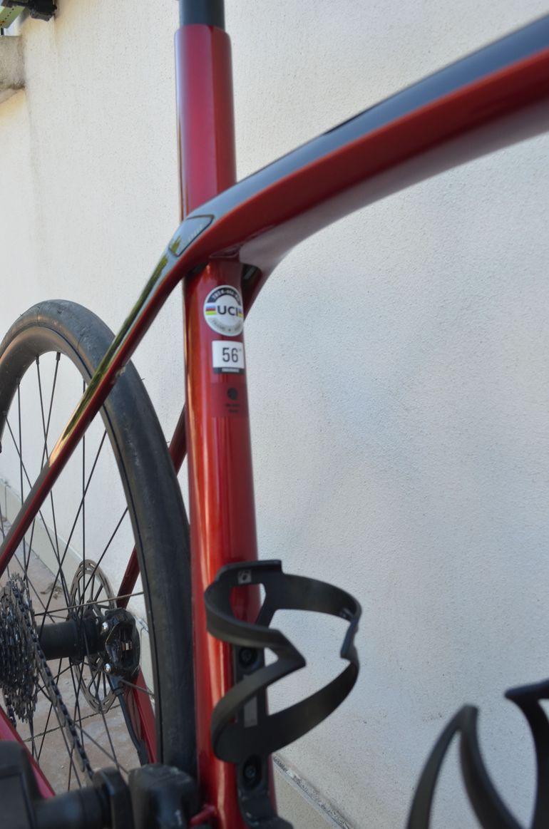 Used Trek Domane SL6 2022 Road & Gravel, Rosso — image 5 of 6