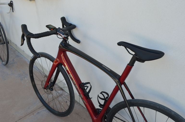 Used Trek Domane SL6 2022 Road & Gravel, Rosso — image 3 of 6