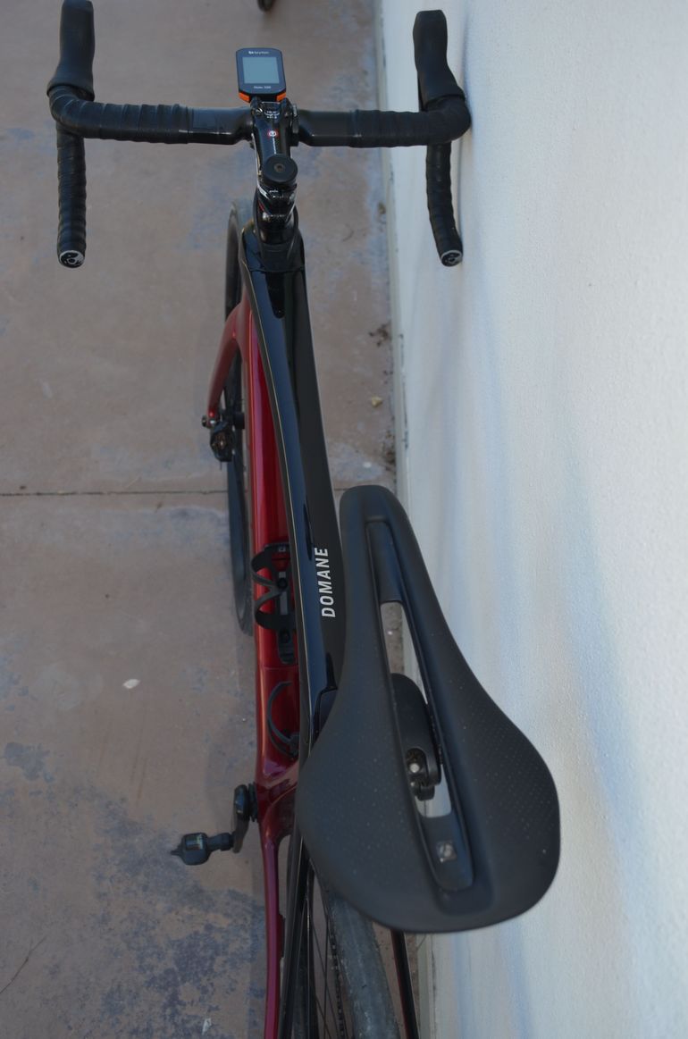 Used Trek Domane SL6 2022 Road & Gravel, Rosso — image 4 of 6
