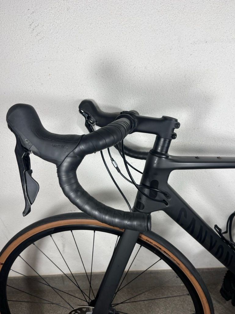 Used Canyon Endurace CF 8 2022 2022 Road & Gravel, Black — image 2 of 5