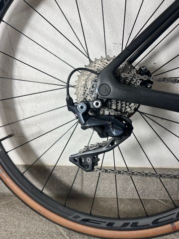 Used Canyon Endurace CF 8 2022 2022 Road & Gravel, Black — image 3 of 5