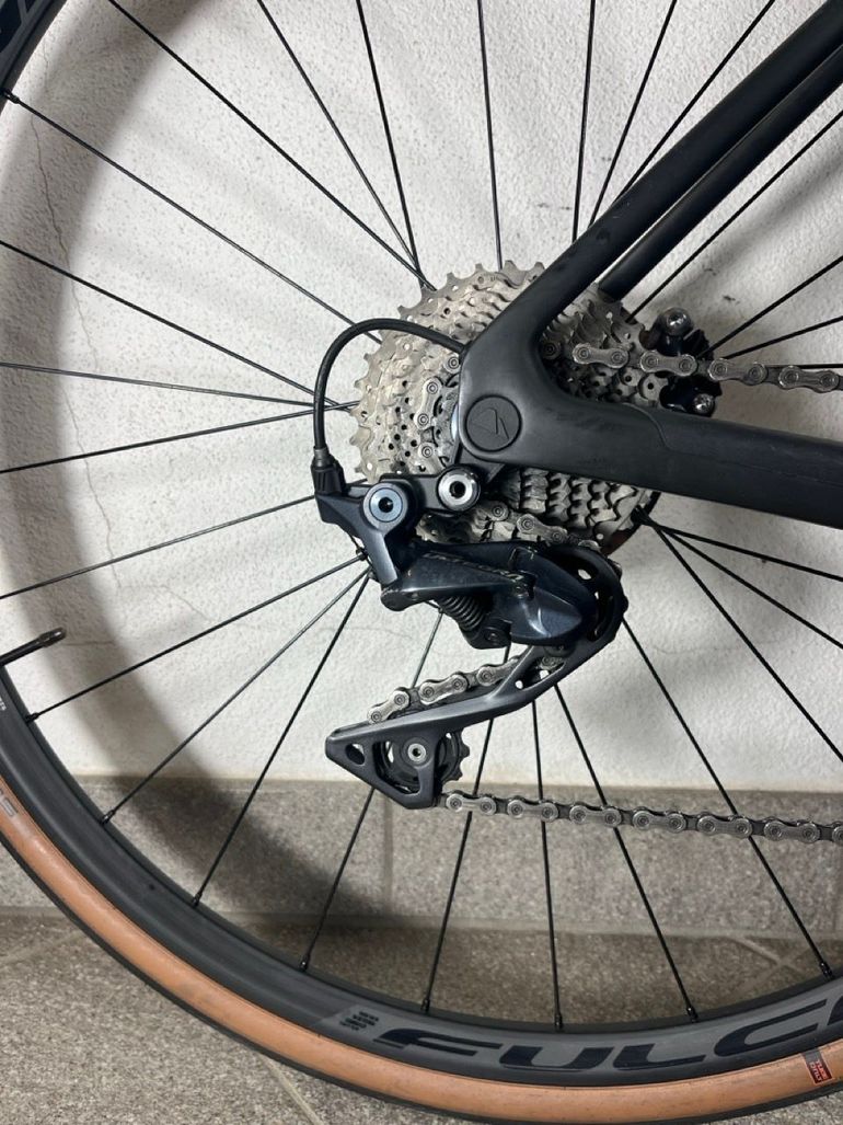 Used Canyon Endurace CF 8 2022 2022 Road & Gravel, Black — image 3 of 5
