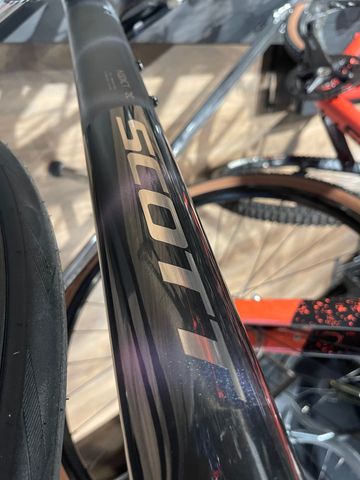 Używany Scott Addict RC Ultimate 2025 Road & Gravel — zdjęcie 4 z 5