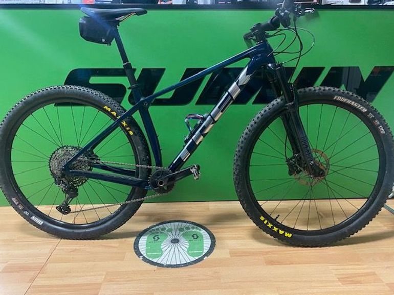 Used Trek Procaliber 9.6 2022 2022 Mountainbike — image 1 of 5