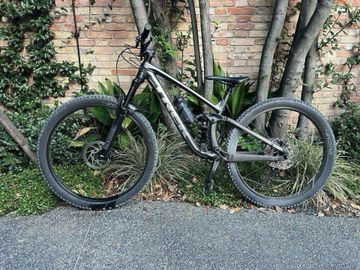 Brugt Trek Fuel EX 5 Gen 5 2023 2023 Mountainbike — billede 2 af 10