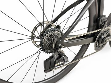 Käytetty Pinarello F7 SRAM FORCE AXS 2023 2023 Road & Gravel — kuva 2 / 10