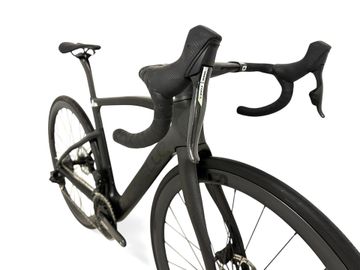 Käytetty Pinarello F7 SRAM FORCE AXS 2023 2023 Road & Gravel — kuva 8 / 10