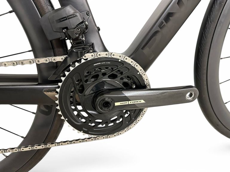 Używany Pinarello F7 SRAM FORCE AXS 2023 2023 Road & Gravel — zdjęcie 4 z 10