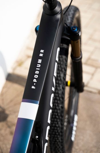 Used Mondraker F-PODIUM RR 2024 2024 Mountainbike, Violett, 29 — image 5 of 6