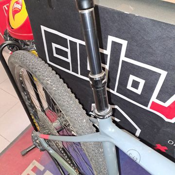 Used CUBE REACTION C:62 RACE 2022 Mountainbike, Light Gray — image 5 of 5