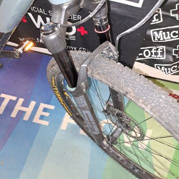 Used CUBE REACTION C:62 RACE 2022 Mountainbike, Light Gray — image 2 of 5