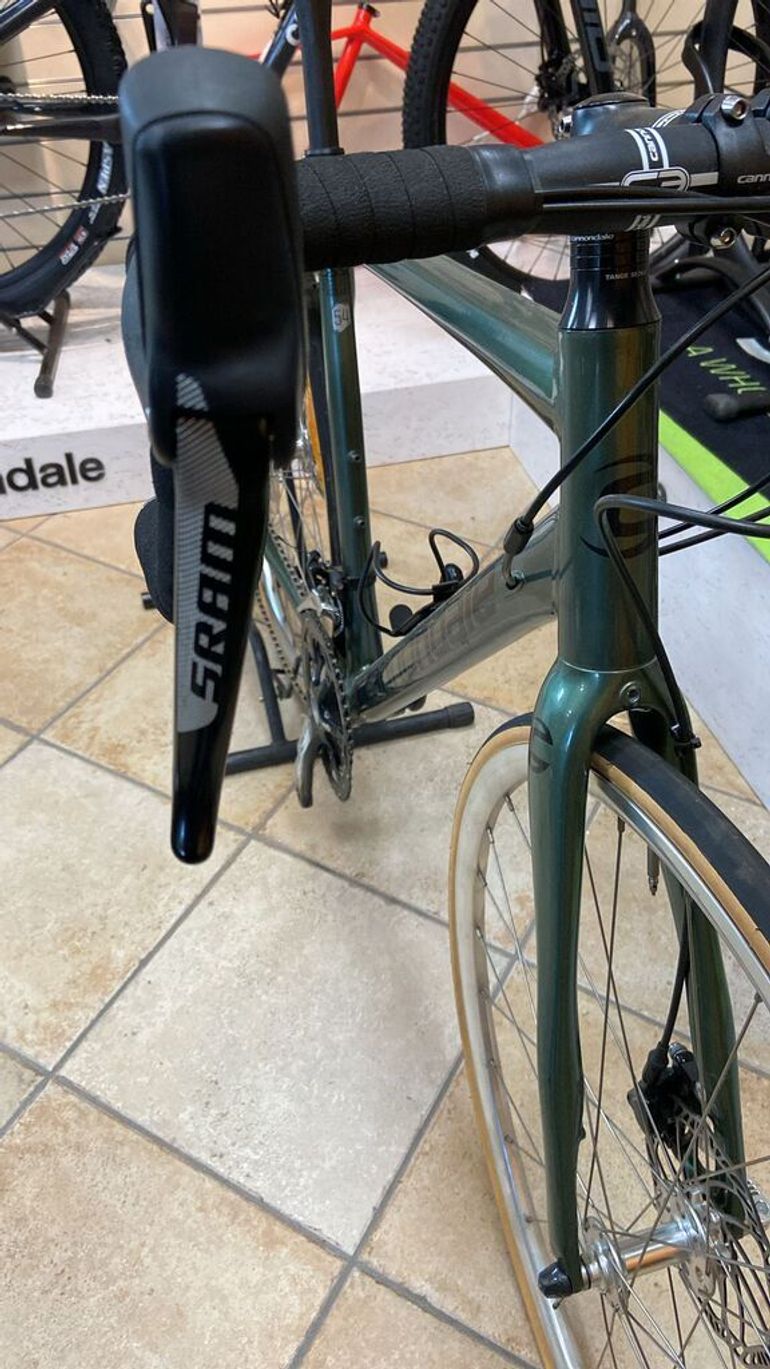 Used Cannondale SYNAPSE SRAM RIVAL DISC 2017 Road & Gravel, Green — image 2 of 3