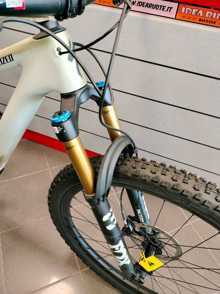 Used Specialized Epic 8 EVO Pro 2024 2024 Mountainbike, Green, 29 — image 5 of 9