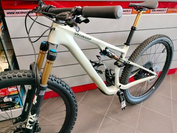 Used Specialized Epic 8 EVO Pro 2024 2024 Mountainbike, Green, 29 — image 9 of 9