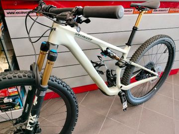 Used Specialized Epic 8 EVO Pro 2024 2024 Mountainbike, Green, 29 — image 9 of 9