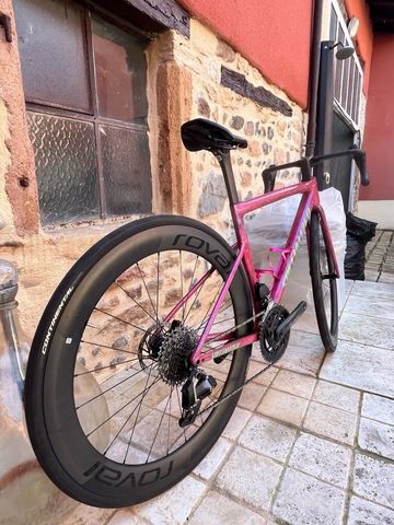 Brugt Specialized Tarmac SRAM Rival eTap AXS 2024 Road & Gravel — billede 7 af 11
