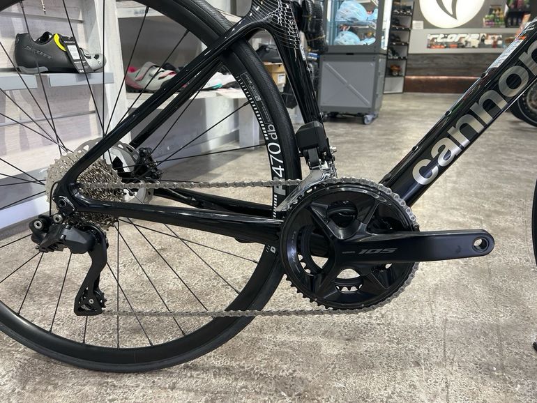 Used Cannondale carbón disc 3 Shimano 105Di2 2024 Road & Gravel, Black — image 3 of 4