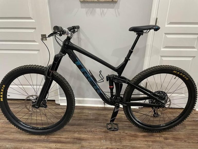 Used Trek Slash 8 29 2019 2019 Mountainbike, Schwarz, 29 — image 1 of 3