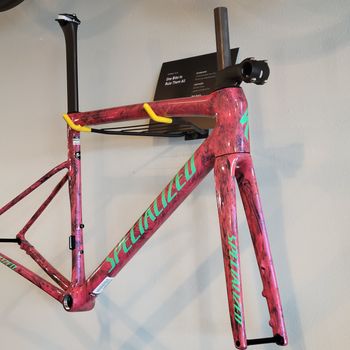 Used Specialized Tarmac SL8 Frameset 2024 2024 Road & Gravel, Morado — image 4 of 4