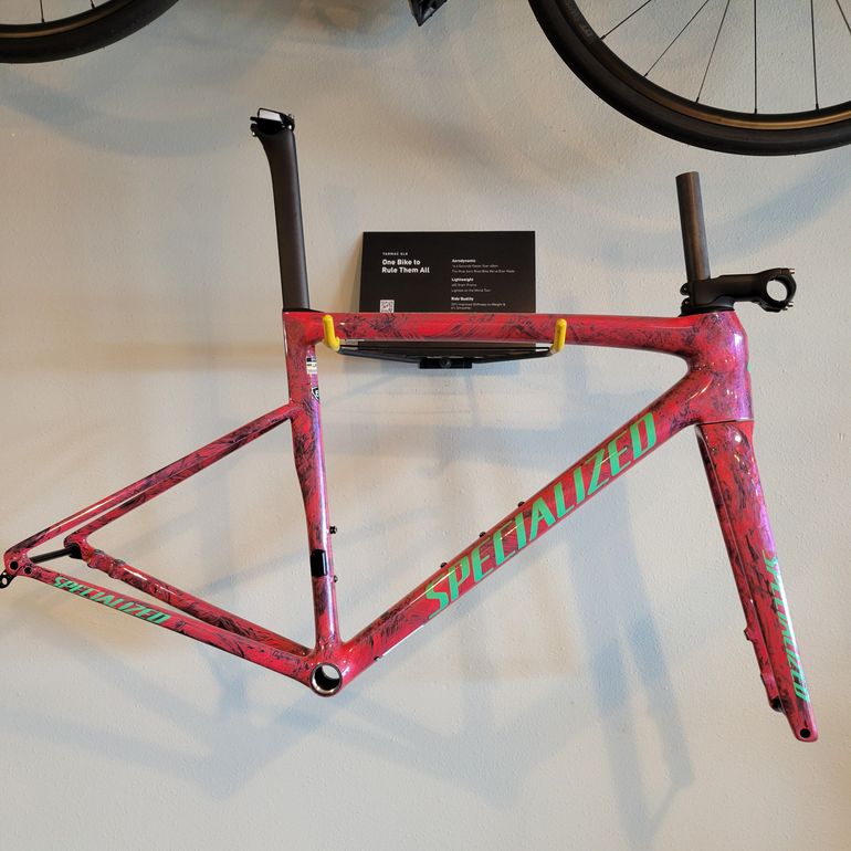 Used Specialized Tarmac SL8 Frameset 2024 2024 Road & Gravel, Morado — image 1 of 4