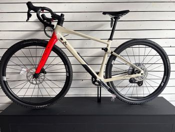 BMC URS 01 FOUR 2024 2024 Road & Gravel usato, Bianco — immagine 2 di 5