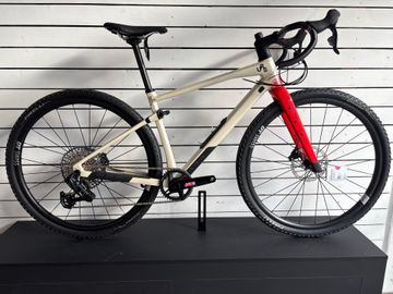 Used BMC URS 01 FOUR 2024 2024 Road & Gravel