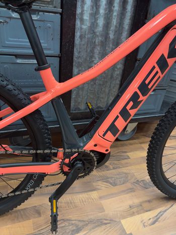 Used Trek Powerfly 4 625W Gen 4 2024 2024 Mountainbike, Red, 29 — image 3 of 7