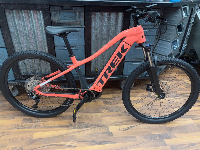 Used Trek Powerfly 4 625W Gen 4 2024 2024 Mountainbike, Red, 29 — image 7 of 7